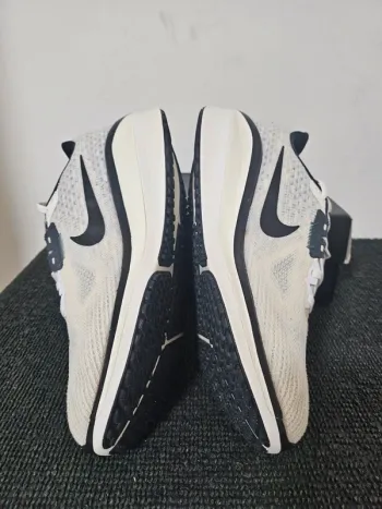Used Nike Vomero 17 bike — image 7 of 10