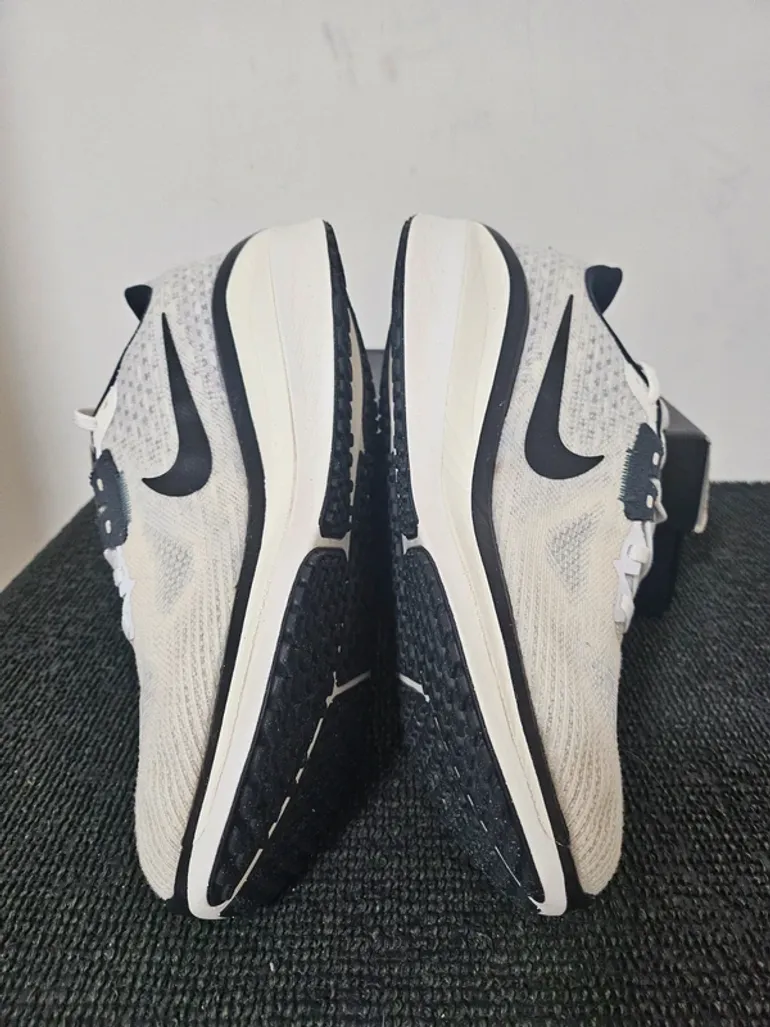 Used Nike Vomero 17 bike — image 7 of 10