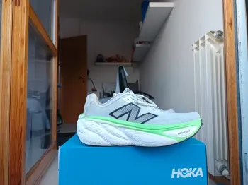 Used New Balance More V5 bike — image 2 of 9