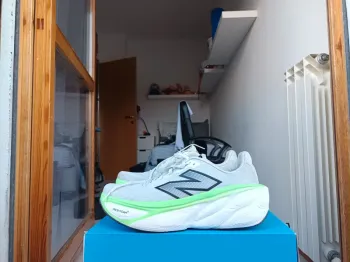 Used New Balance More V5 bike