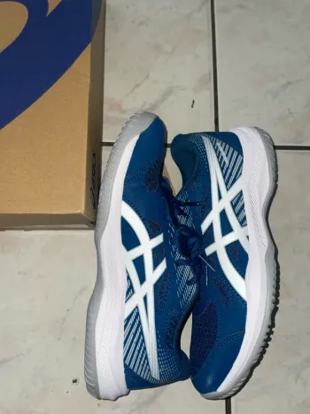 Used Asics Baskets bike