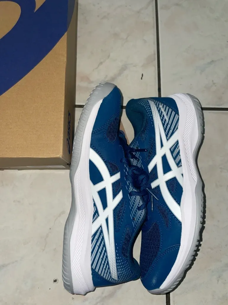 Used Asics Baskets bike — image 1 of 3