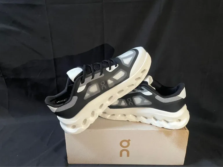 Tweedehands On Running Cloudtilt bike — afbeelding 2 van 3