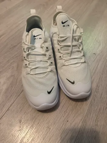 Used White Air Max Axis bike — image 2 of 7