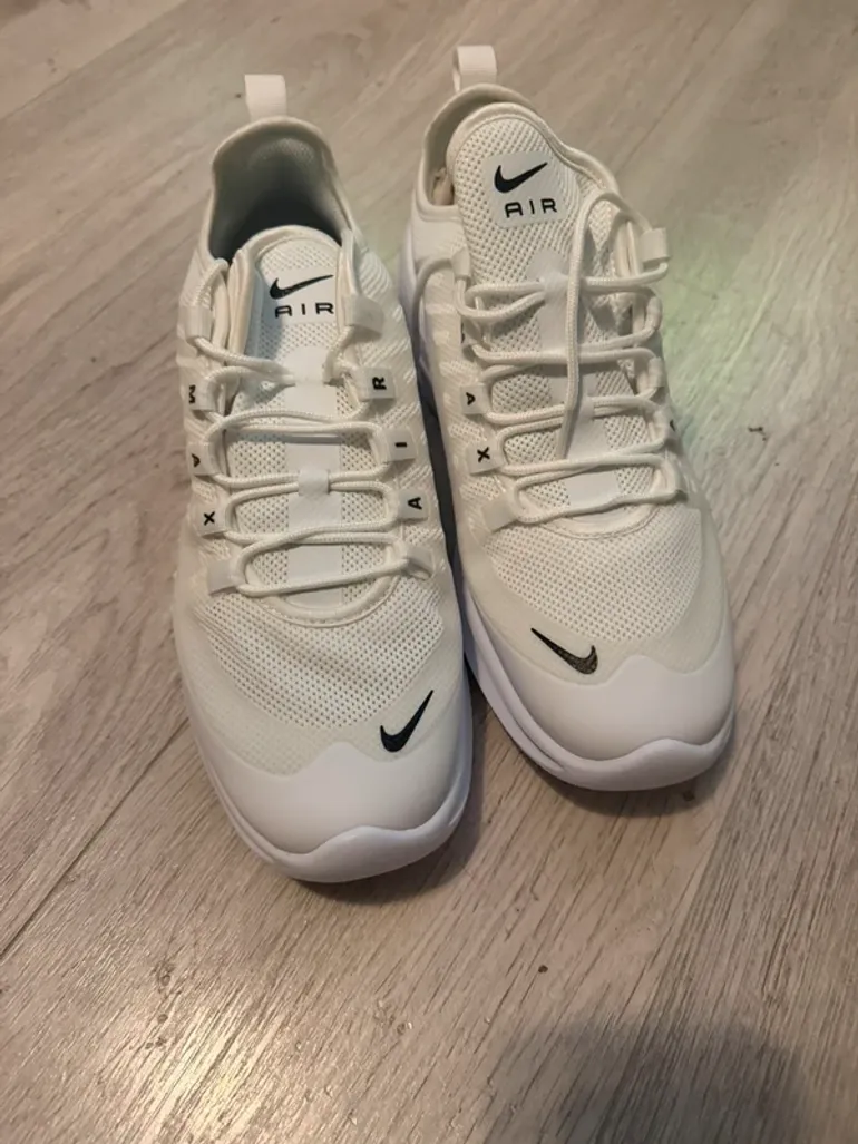 Used White Air Max Axis bike — image 2 of 7