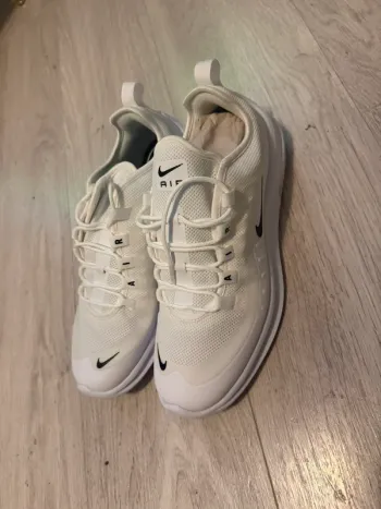 Used White Air Max Axis bike — image 3 of 7