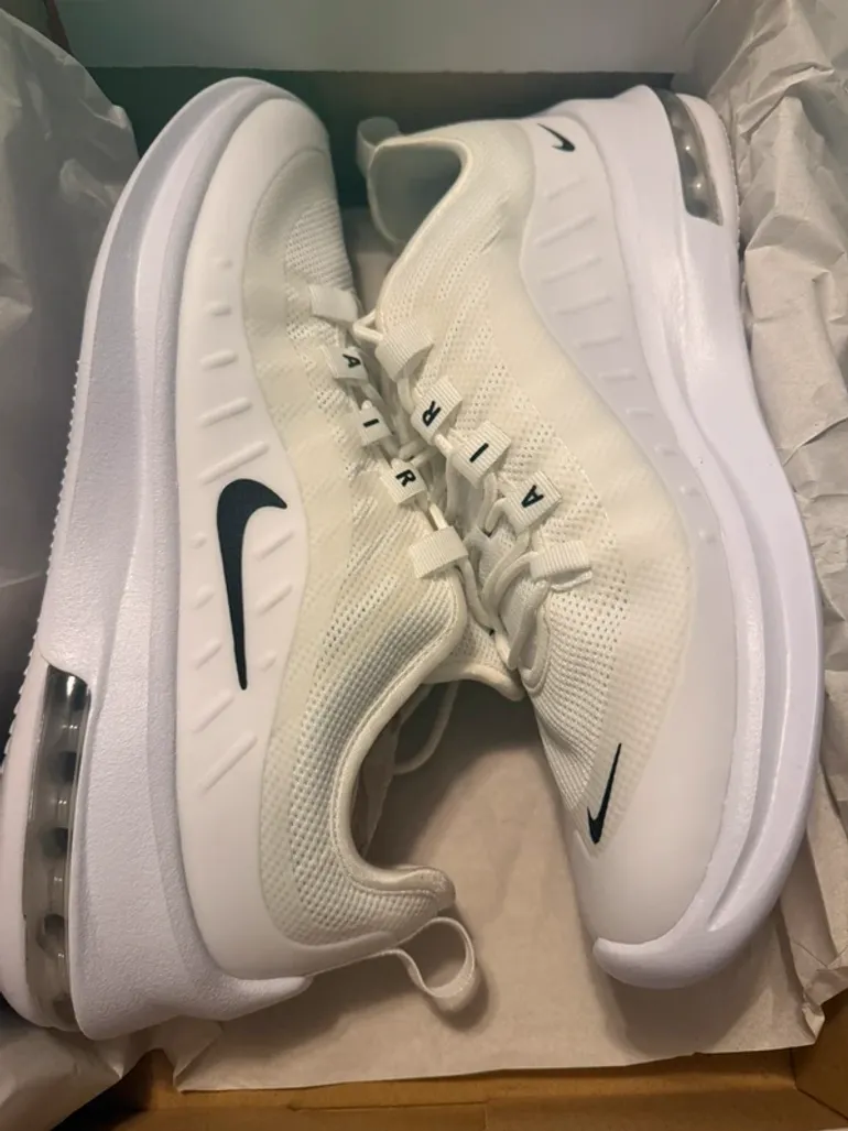Used White Air Max Axis bike — image 6 of 7