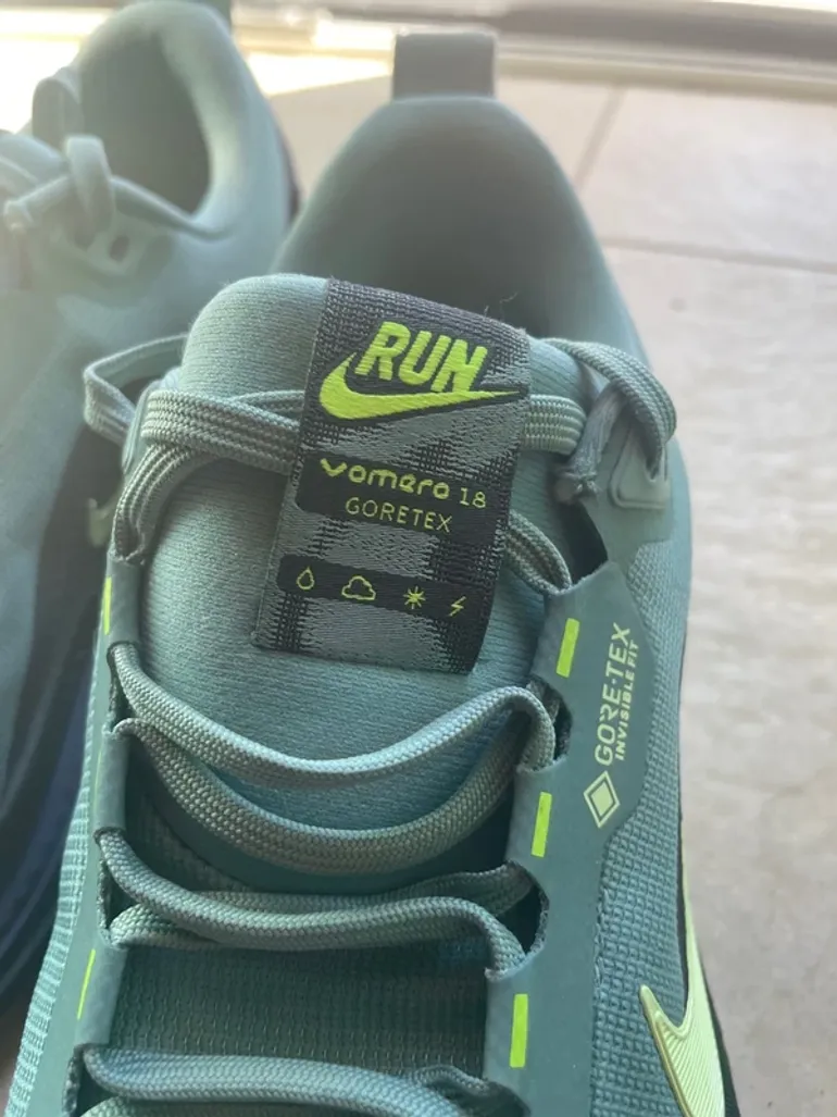Used Nike Running Shoes bike — image 3 of 5