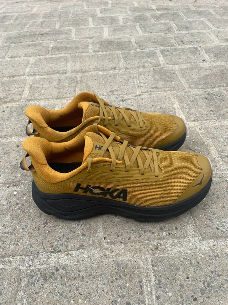Used Hoka Challenger 8 bike — image 2 of 9