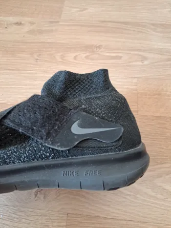 Käytetty Simple Free Run Flyknit bike — kuva 5 / 8