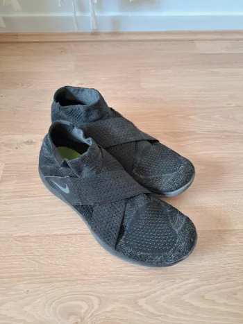 Käytetty Simple Free Run Flyknit bike — kuva 2 / 8