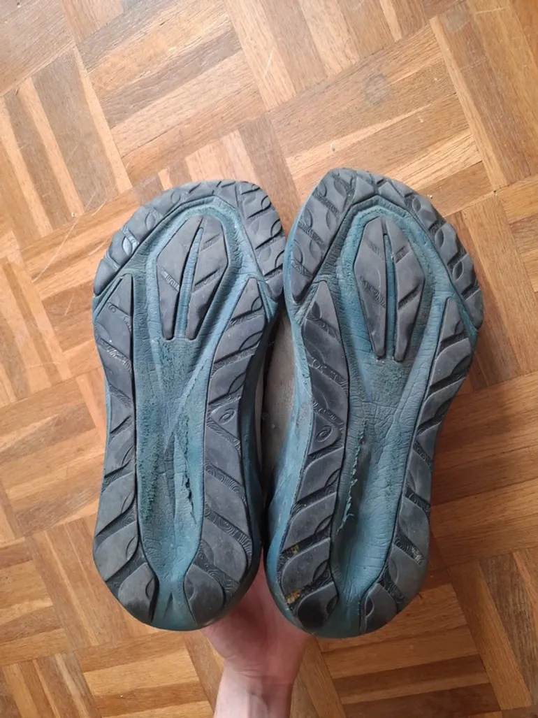 Použité Asics Novablast 5 bike — obrázek 5 z 5