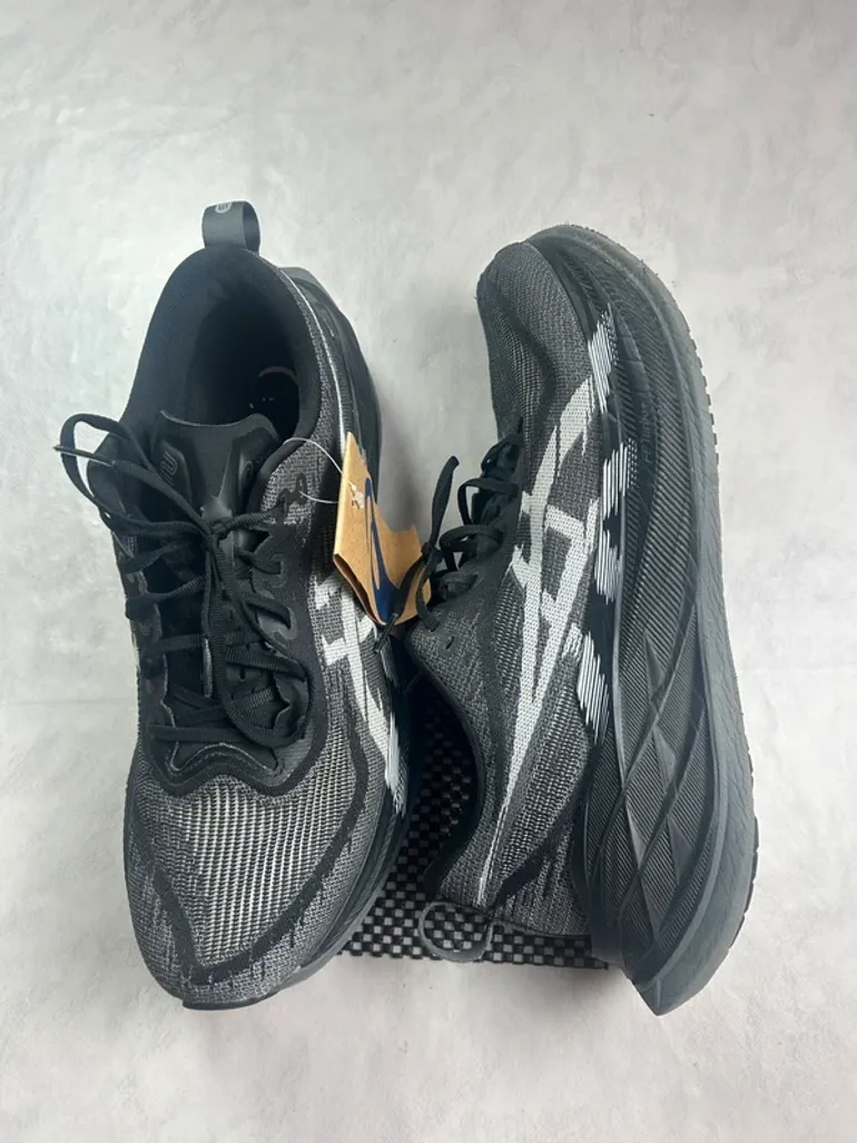 Used Asics Superblast 2 bike — image 4 of 6