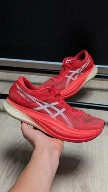 Used Asics Metaspeed Sky + bike
