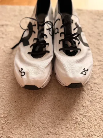 On Running Cloudsurfer 2 Running Shoes usato