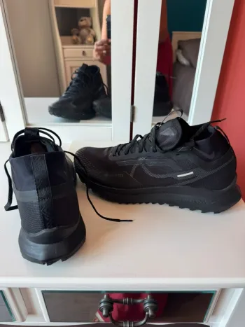 Used Nike Trail Gore-Tex bike — image 3 of 7