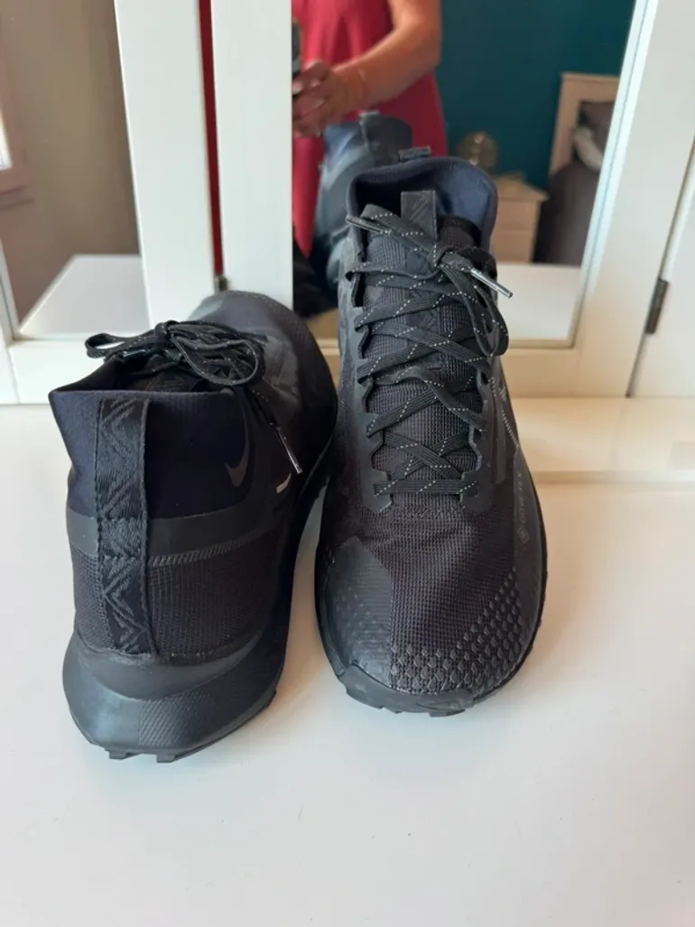Used Nike Trail Gore-Tex bike — image 7 of 7