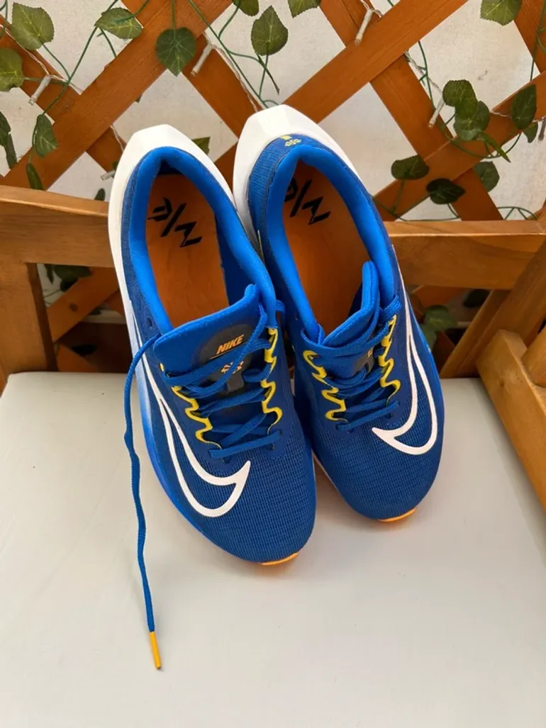 Used Nike Zoom Fly 5 bike — image 1 of 5