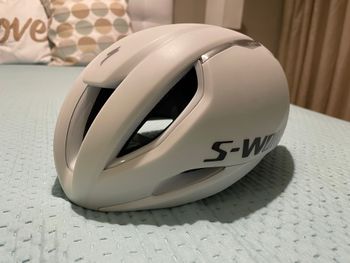 Used Specialized Evade 3 Helmet bike — image 3 of 9