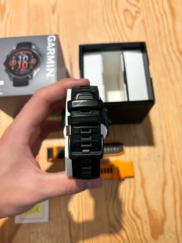Used Garmin Fenix 8 AMOLED 47mm bike — image 3 of 6