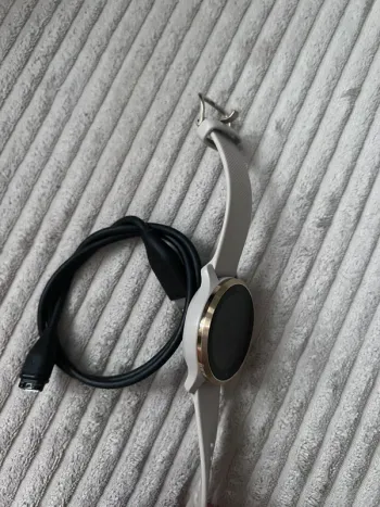 Used Garmin Venu 2S bike — image 4 of 6