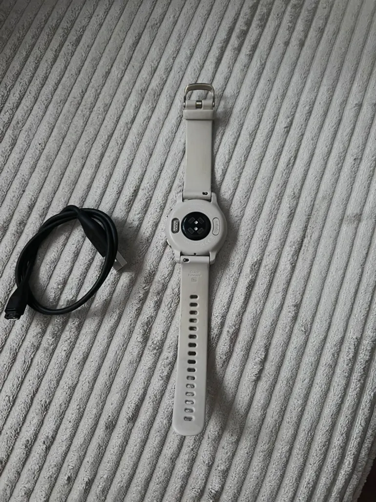 Used Garmin Venu 2S bike — image 6 of 6