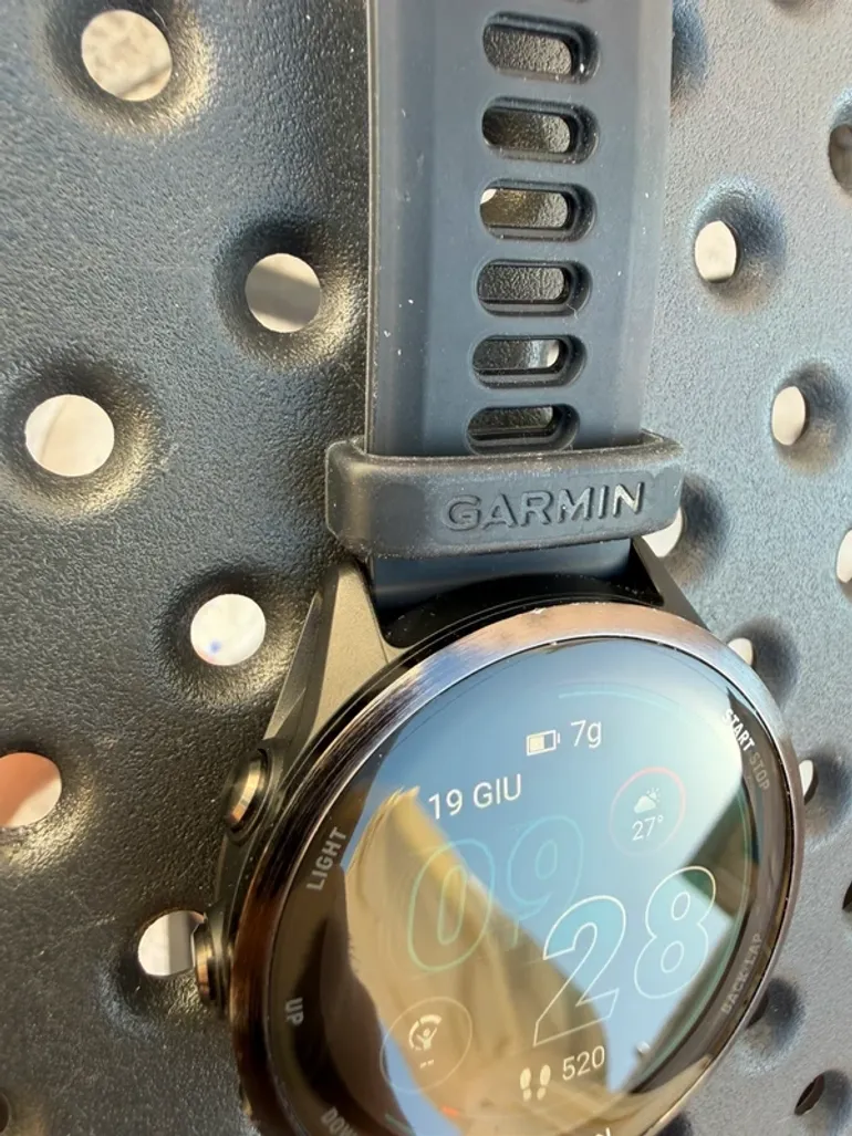 Used Garmin Forerunner 570 bike — image 6 of 7