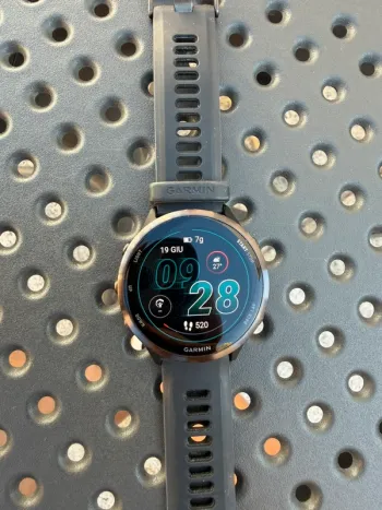 Used Garmin Forerunner 570 bike — image 2 of 7