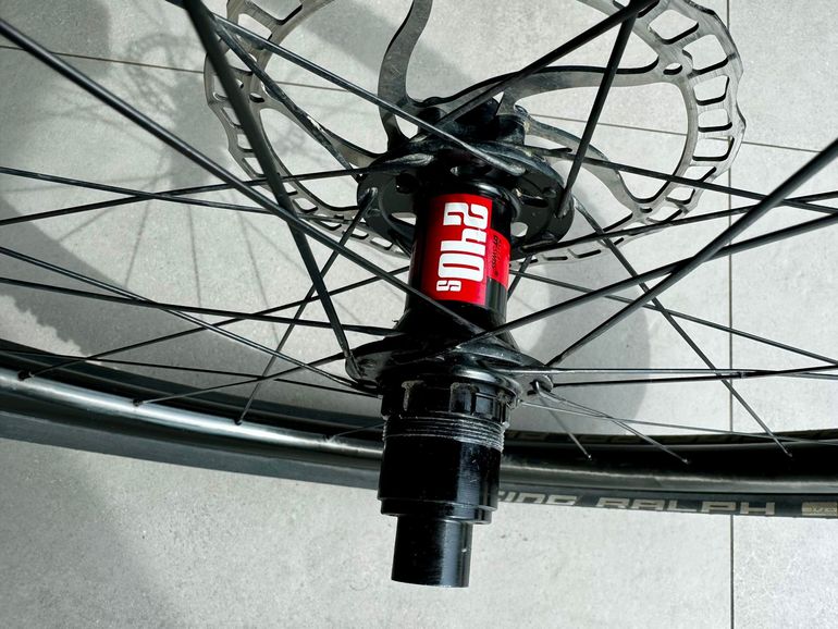 Used BeW Carbon MTB Wheelset 27.5" bike — image 1 of 4