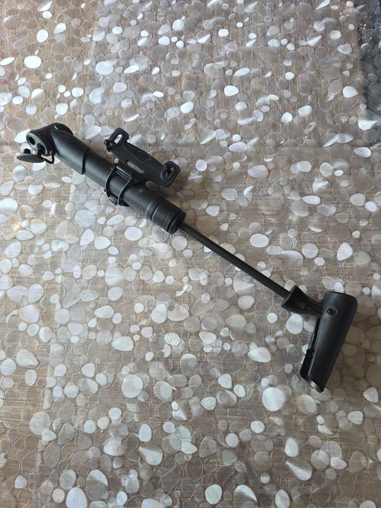 Used BBB Small Hand Pump bike — image 2 of 3