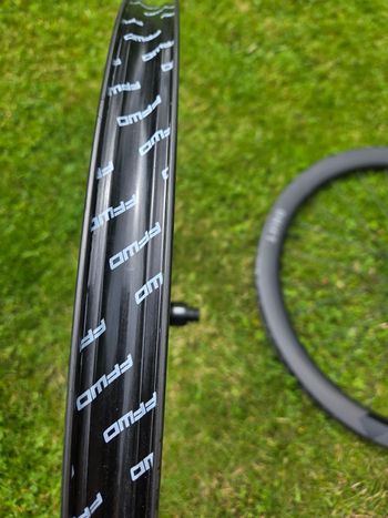 Used Ffwd Drift Pace Gravel Carbon Wheels 2025 bike — image 3 of 4