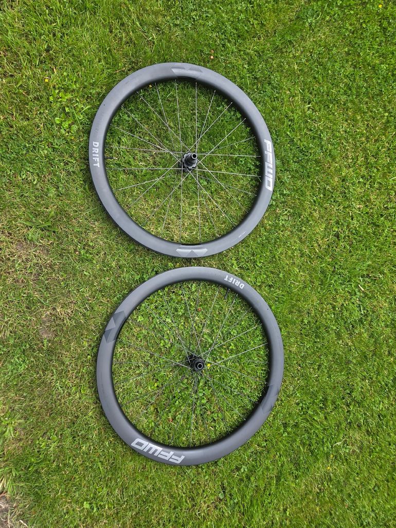 Used Ffwd Drift Pace Gravel Carbon Wheels 2025 bike — image 1 of 4
