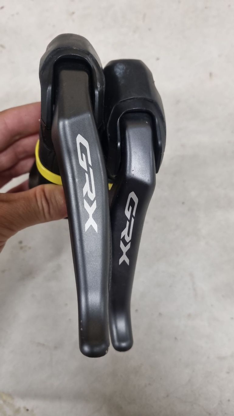 Used Shimano GRX 11v Di2 Manetas 2025 bike — image 6 of 7