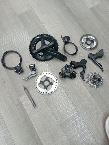 Used Shimano Di2 11-speed Groupset with D-Fly bike