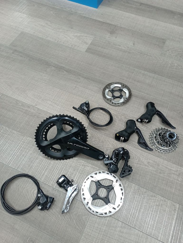 Used Shimano Di2 11-speed Groupset with D-Fly bike — image 4 of 10