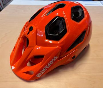 Käytetty Bluegrass Golden Eye Helmet Cycling Accessories