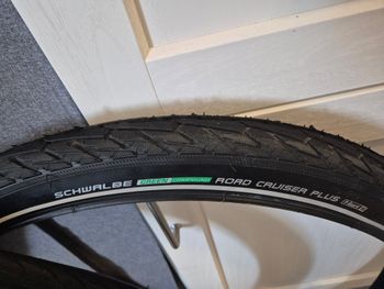 Used Schwalbe Road Cruiser Tires bike — image 2 of 3