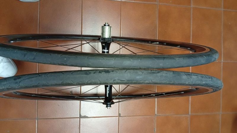 Used Vision 35 28/700 bike — image 8 of 12