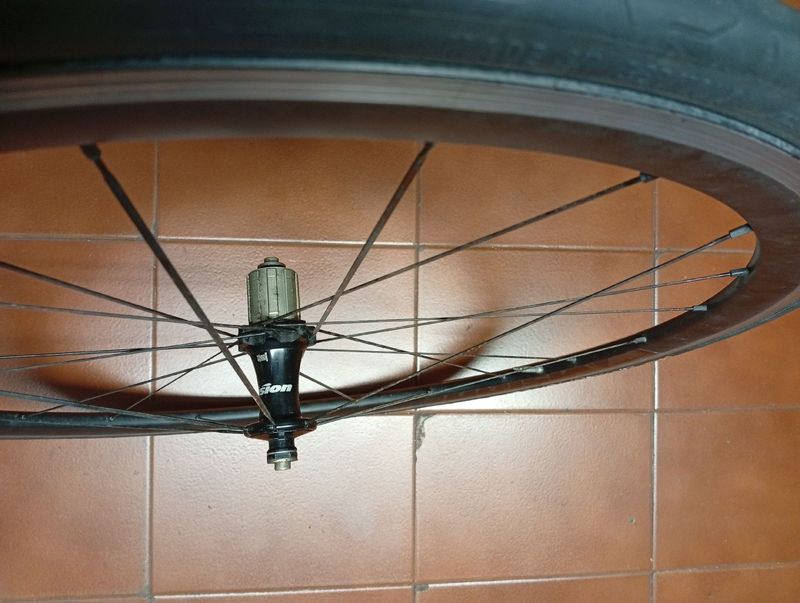 Used Vision 35 28/700 bike — image 11 of 12