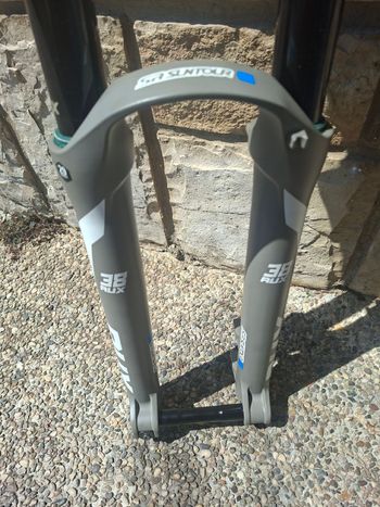 Used Sr Suntour RUX38 Suspension Fork 2024 bike — image 6 of 7