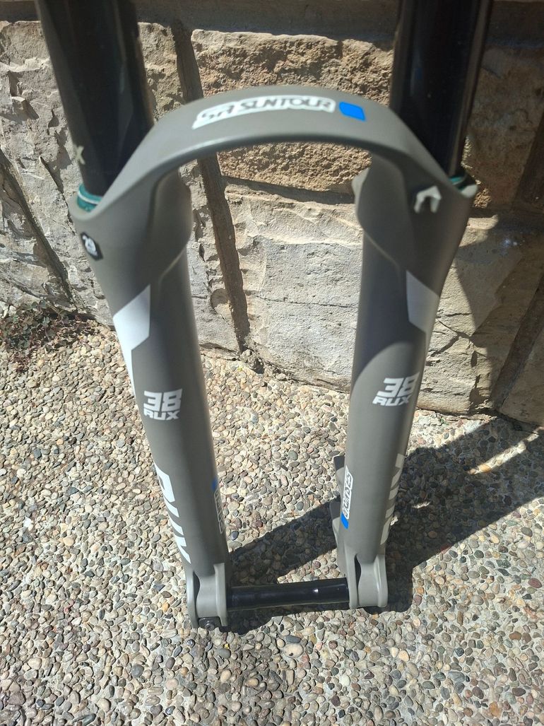 Used Sr Suntour RUX38 Suspension Fork 2024 bike — image 6 of 7