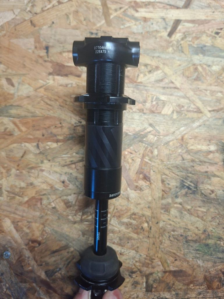 Used RockShox Super Deluxe Shock 2023 bike — image 1 of 4