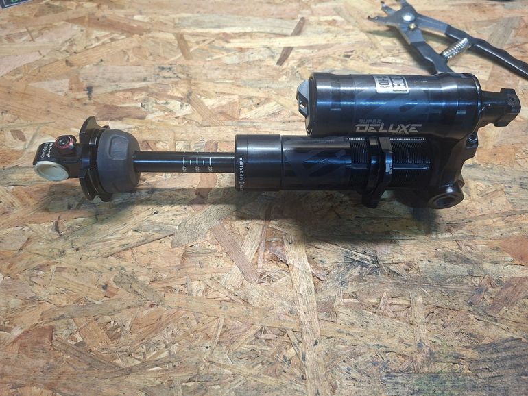 Used RockShox Super Deluxe Shock 2023 bike — image 3 of 4