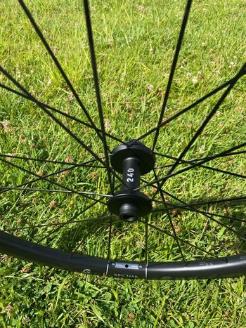 Použité Dt Swiss GRC 1400 DICUT bike — obrázek 6 z 8