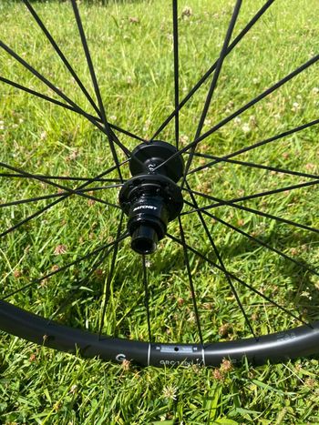 Použité Dt Swiss GRC 1400 DICUT bike — obrázek 2 z 8