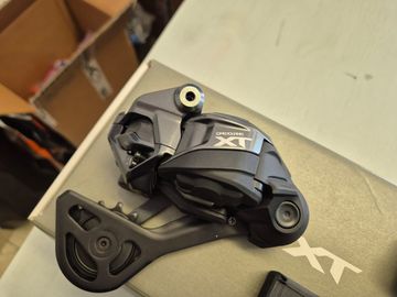 Used Shimano XT Di2 Shifter 2026 Drivetrain & Pedals