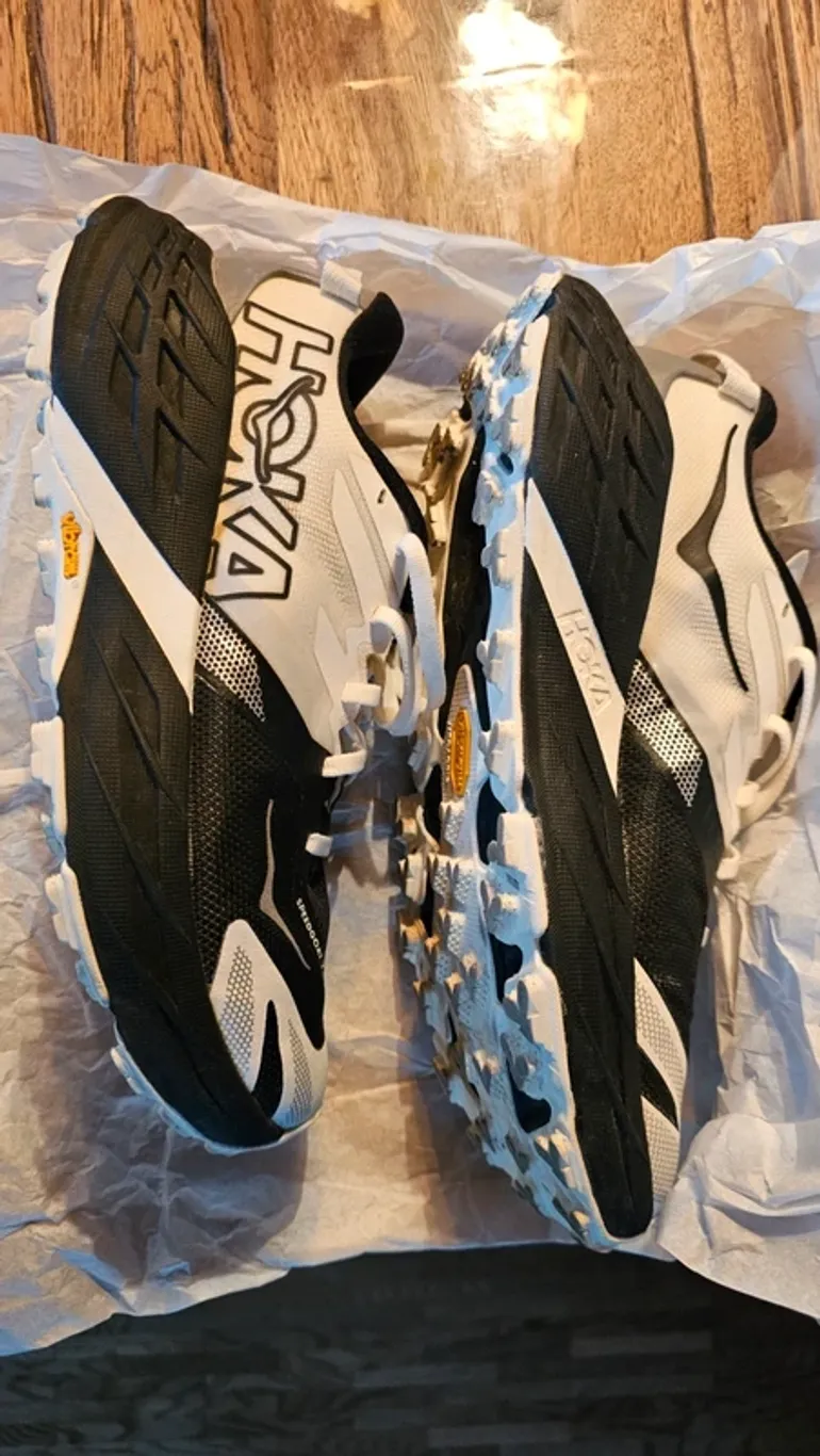 Used Hoka Speedgoat 7 bike — image 1 of 4