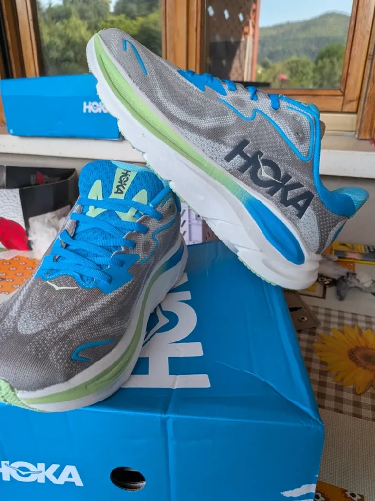 Used Hoka Clifton 10 bike — image 2 of 5