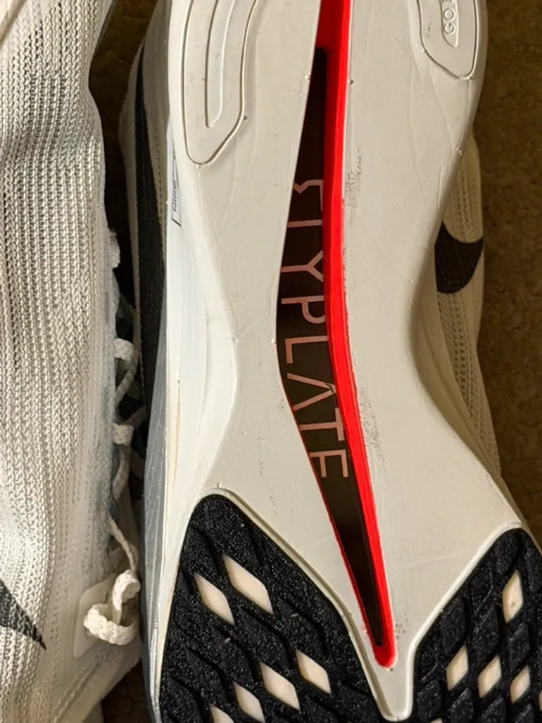 Used White ZoomX Streakfly 2 bike — image 5 of 7