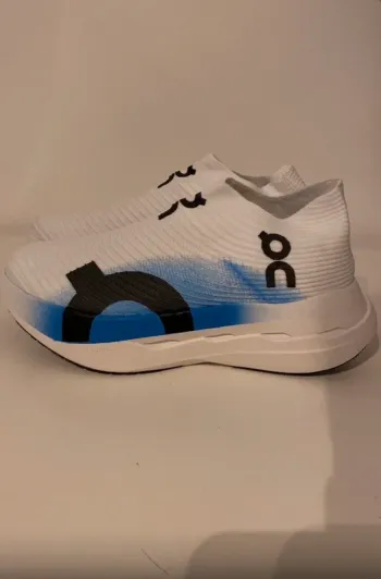 Gebrauchtes On Running Shoes Size 42 bike